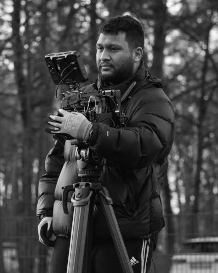 Pascal Malepo Wiemers with professional camera equipment